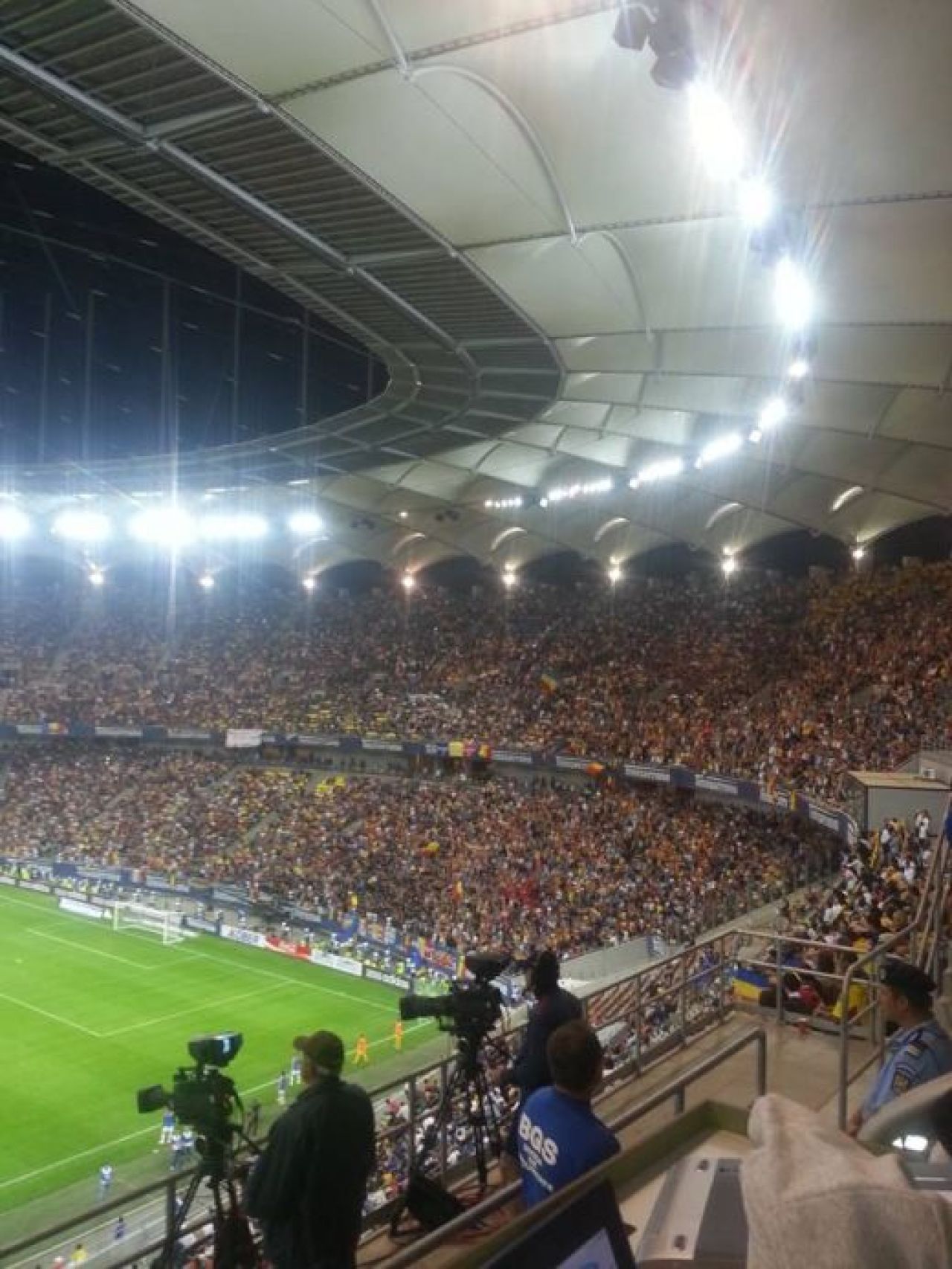 LIVE BLOG Hai, Romania | Bataie in fata stadionului Dinamo: stelistii si dinamovistii si-au dat intalnire dupa meci! Politia a retinut mai multi ultrasi!_27
