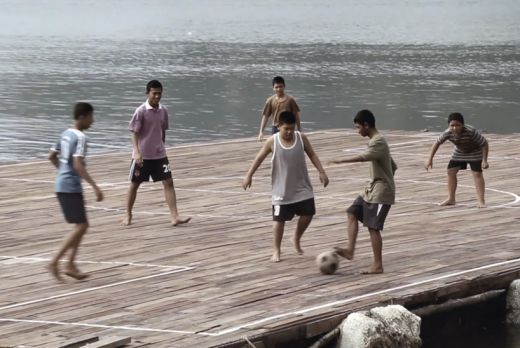 FANTASTICA poveste a pustilor care si-au construit teren plutitor: nimic nu i-a oprit sa-si indeplineasca visul! Au devenit campioni cand nimeni nu se astepta!_6