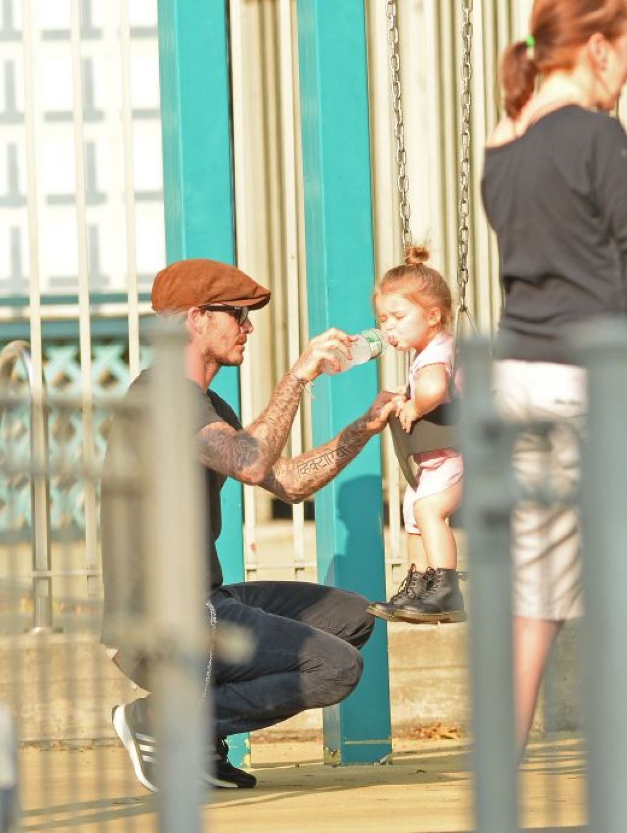 Victoria e GELOASA pe Beckham: A AGATAT un model Sports Illustrated in parculetul copiilor! FOTO_4