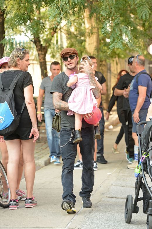 Victoria e GELOASA pe Beckham: A AGATAT un model Sports Illustrated in parculetul copiilor! FOTO_7