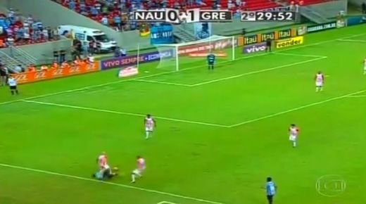 Umilinta TOTALA! Nici Ronaldinho nu reusea asta! Si-a facut adversarul sa PLANGA de nervi, apoi era sa ramana fara picioare! VIDEO