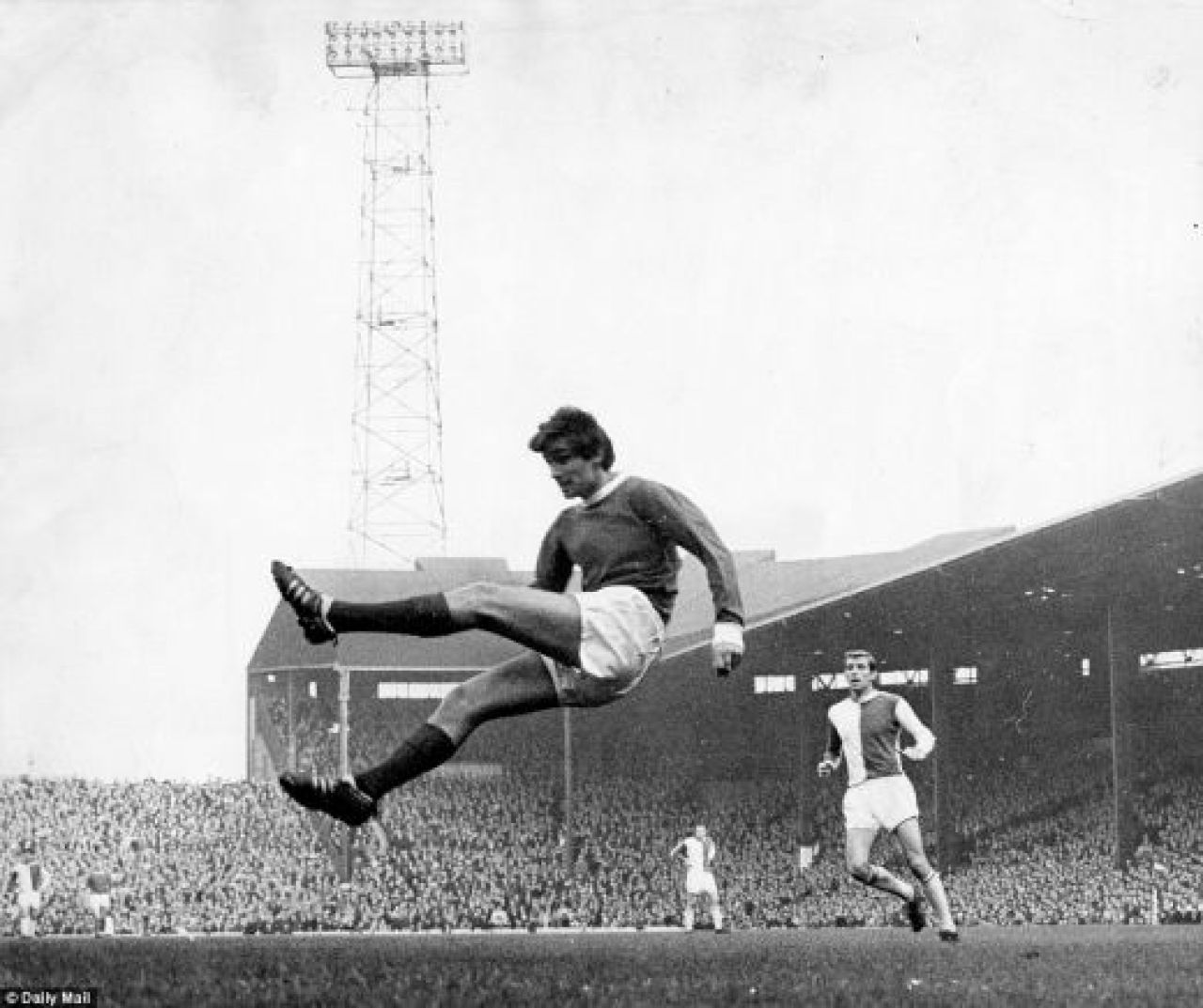 Fotbal, alcool si femei! 50 de ani de la debutul GENIULUI care si-a baut cariera! Pele si Maradona s-au inchinat in fata lui!_8