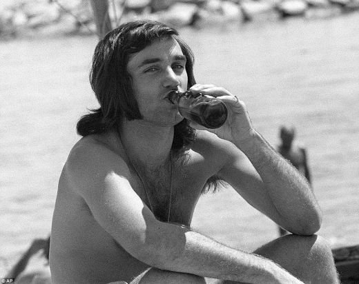 Fotbal, alcool si femei! 50 de ani de la debutul GENIULUI care si-a baut cariera! Pele si Maradona s-au inchinat in fata lui!_11