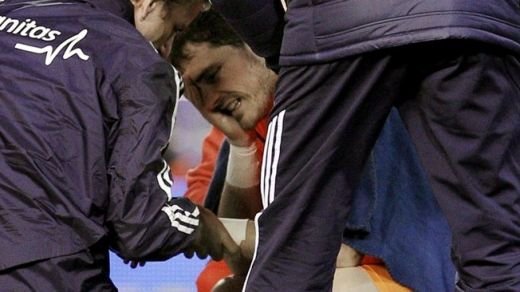 Casillas este BLESTEMAT! Abia intrase in poarta lui Real Madrid! Vezi ce a patit dupa 10 minute jucate ca TITULAR la Real Madrid: