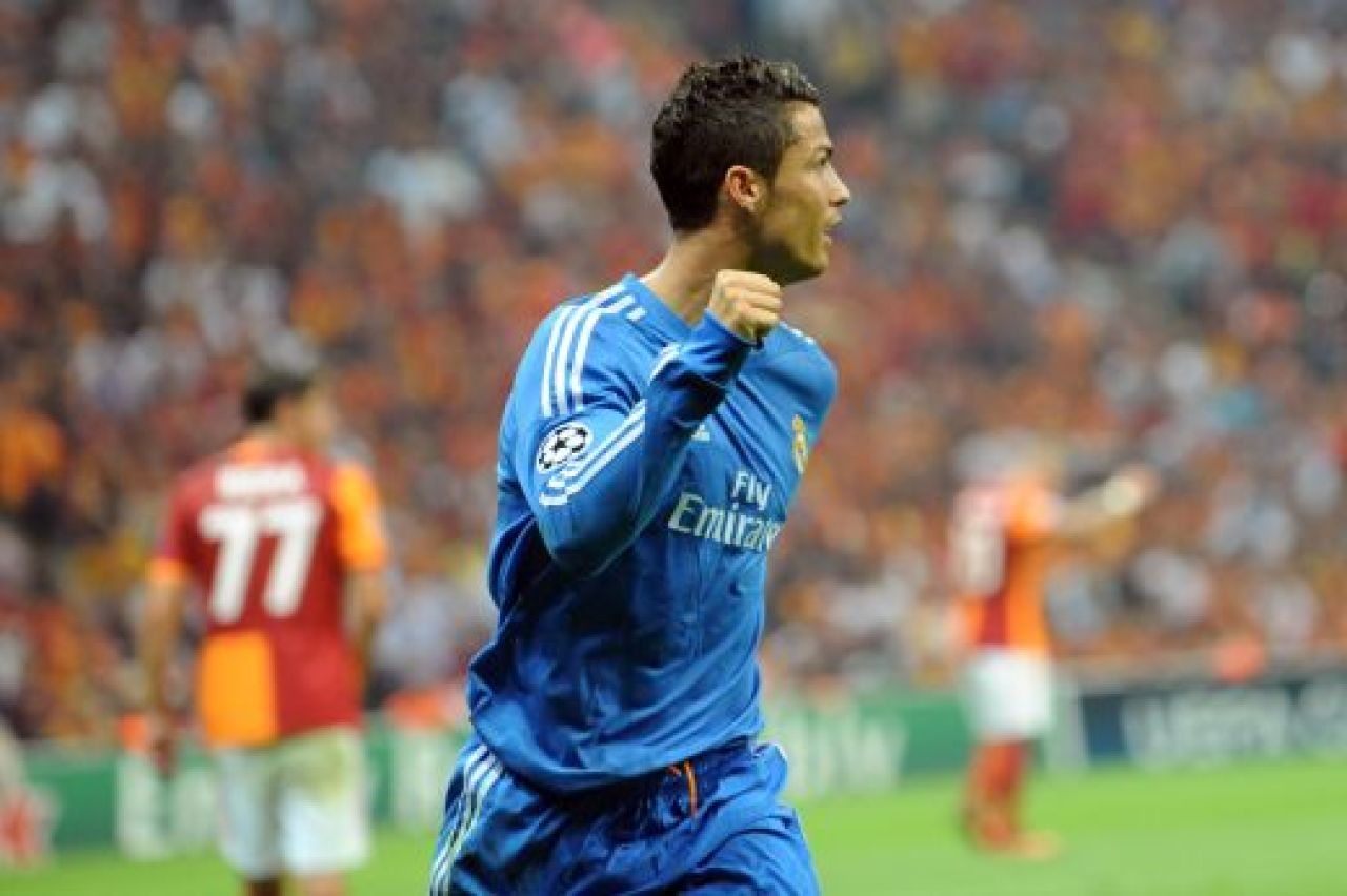 Real Madr16 nu s-a putut opri din marcat! Ronaldo si Benzema i-au DEMOLAT pe turci intr-o victorie istorica: Galatasaray 1-6 Real! Vezi toate fazele VIDEO:_2