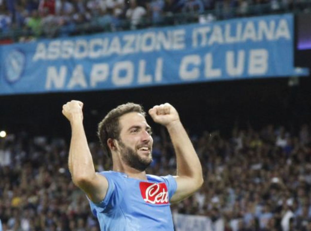 Napoli 2-1 Dortmund, Chelsea 1-2 Basel, Barcelona 4-0 Ajax, Atletico 3-1 Zenit, Marseille 1-2 Arsenal! Vezi toate meciurile: VIDEO_7