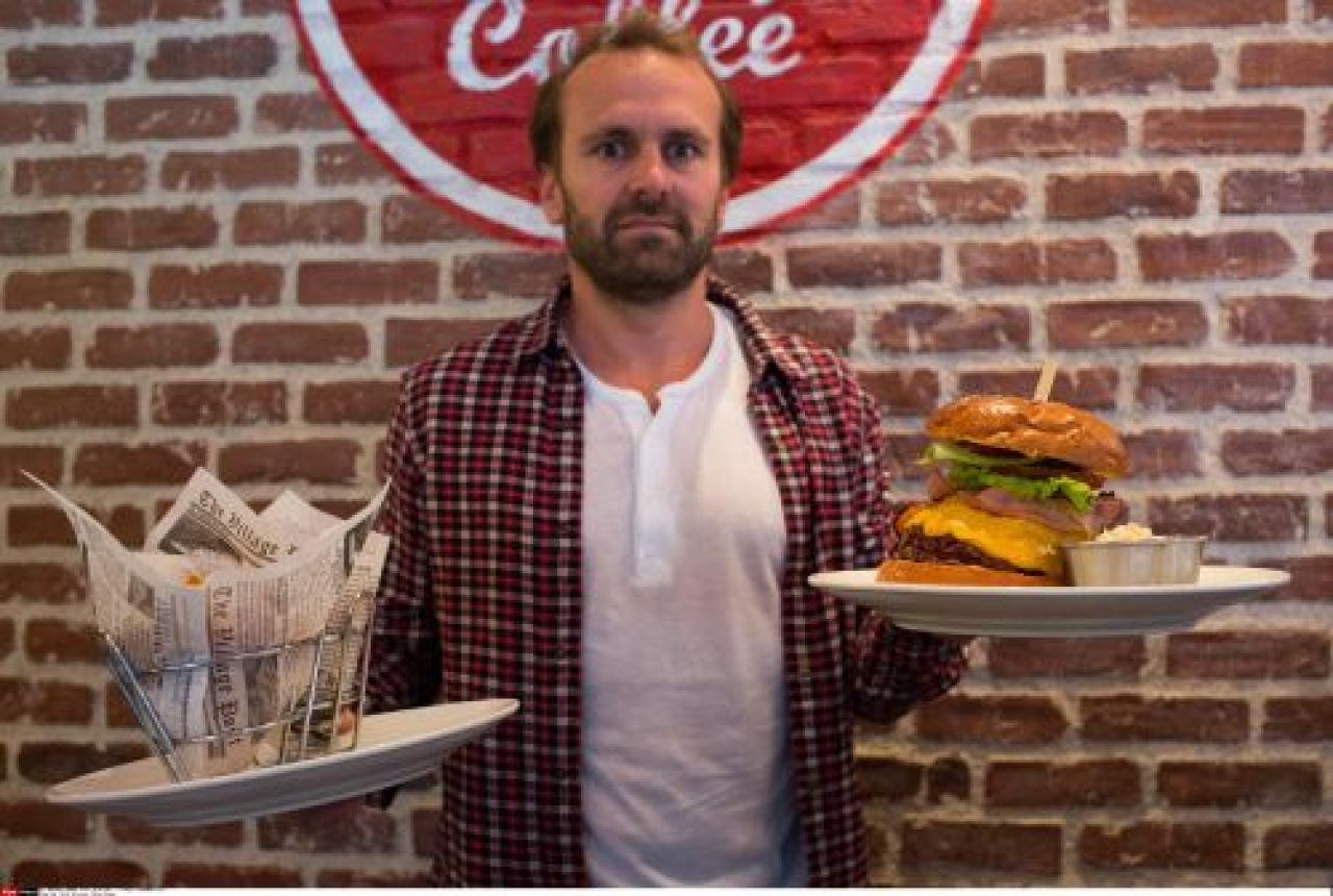 GEST incredibil pentru Zlatan! Ibra e primul jucator care are propriul burger: