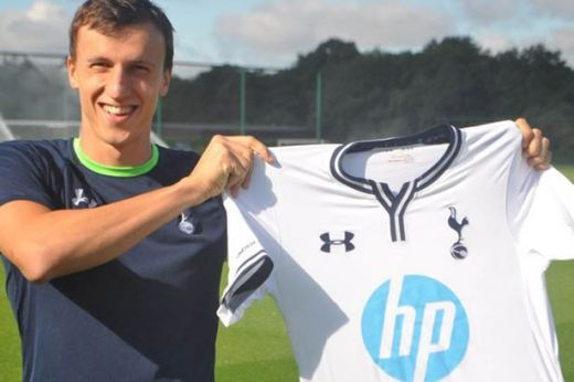 A debutat PERFECT, dar poate primi o veste GREA! Milionarii de la Tottenham sunt gata sa-i aduca un concurent DINAMITA lui Chiriches!