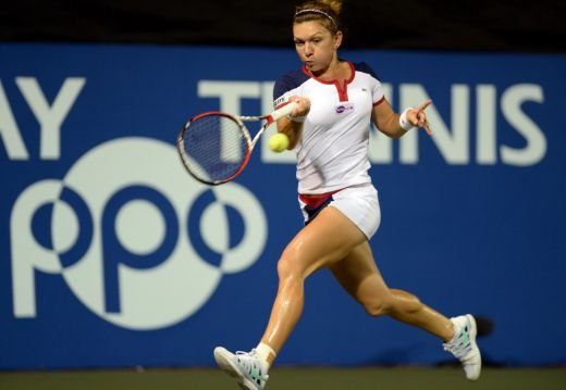 Simona Halep a ratat calificarea in sferturi la Tokyo: romanca a fost invinsa de Venus Williams in 3 seturi! Meciul Soranei Carstea a fost intrerupt la 4-1!