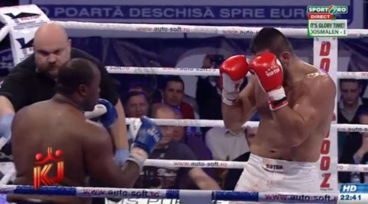 Doua KO-uri criminale si mult sange in gala Local Kombat de la Botosani! Adegbuyi si-a DEMOLAT adeversarul. Atodiresei a castigat detasat: VIDEO_3
