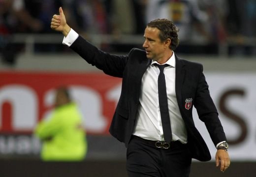 Reghe se plange de programul Stelei: Noi vorbim si nimeni nu ne asculta! Cele trei meciuri pe care Steaua le joaca intr-o saptamana: