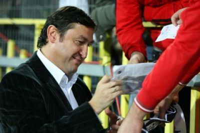 Viorel Moldovan aduce bani de acasa pentru a antrena Rapidul: A facut un gest MINUNAT si a platit jucatorii! Cati bani a adus in Giulesti: