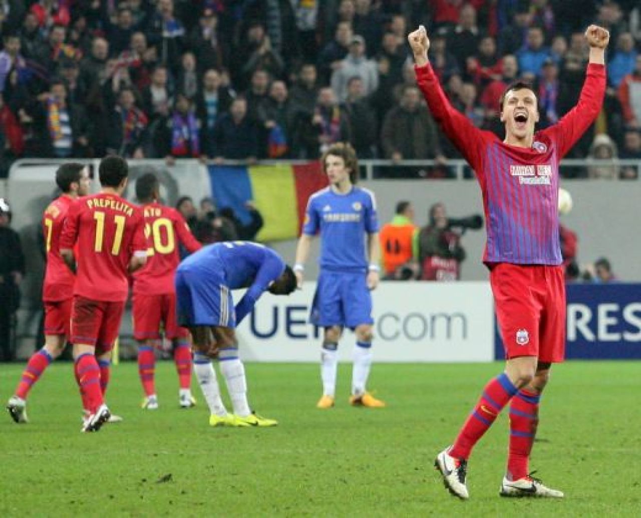 STEAUA - CHELSEA, Sa-i mai batem o data! Ep. 4, Atmosfera: Reghe convoaca o intalnire cu ultrasii de la Sud, Chelsea se bucura de linistea de dupa furtuna!_1