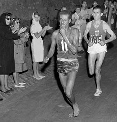 Stiati ca in septembrie 1960, un african necunscut a castigat maratonul in picioarele goale? Povestea fascinanta a lui Abebe Bikila_7