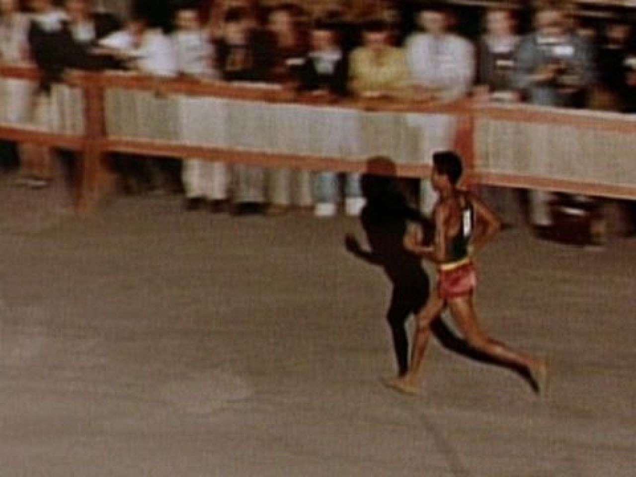 Stiati ca in septembrie 1960, un african necunscut a castigat maratonul in picioarele goale? Povestea fascinanta a lui Abebe Bikila_8
