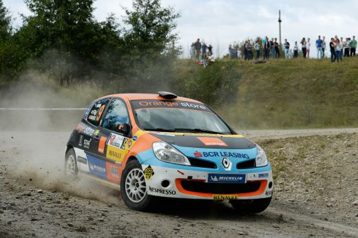 Nebunie MAXIMA pe sosea in Romania! Pentru ei NU EXISTA limita de viteza! Cum poti ajunge sa traiesti cea mai TARE experienta din viata ta