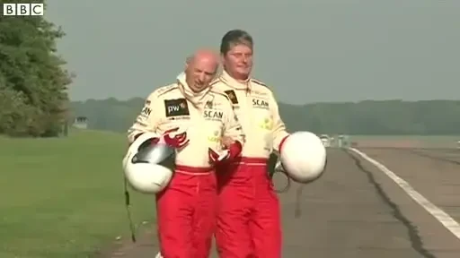 Nimic nu e imposibil! Un orb a stabilit un nou record de viteza: 300 km/h pe CIRCUIT! VIDEO: