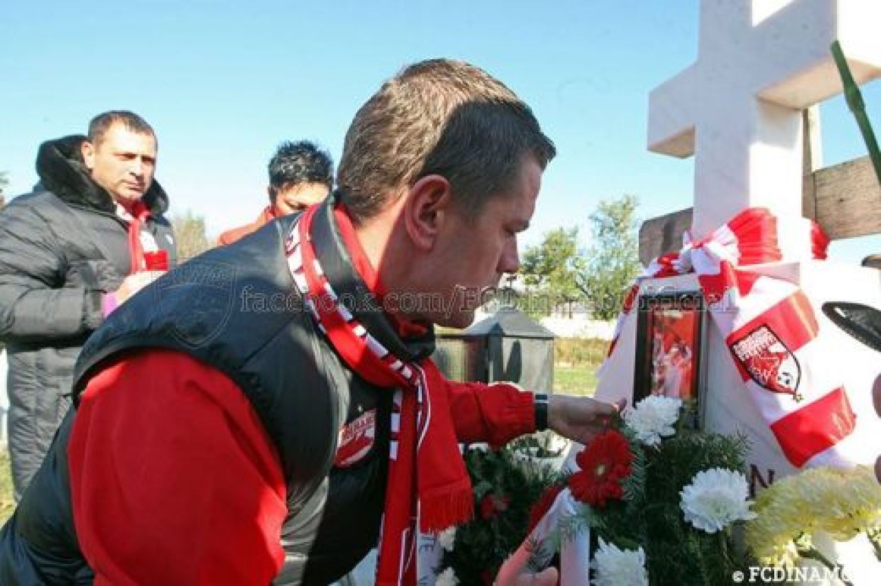 EMOTIONANT! Stoican i-a dus pe dinamovisti la mormantul lui Haldan! 13 ani de lacrimi pentru 'Unicul Capitan'! FOTO_5