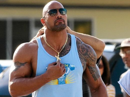 FOTO Daca se incordeaza ii EXPLODEAZA venele! The Rock rupe greutatile in sala! Imaginea care si-a bagat rivalii in boala!