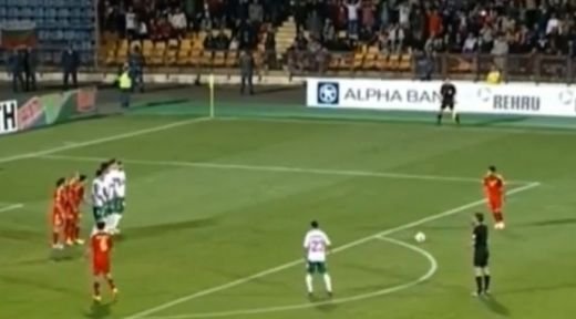 Gol SEN-ZA-TIO-NAL din lovitura libera! Un jucator din Armenia a inscris golul carierei: Portarul a fost SPECTATOR VIDEO