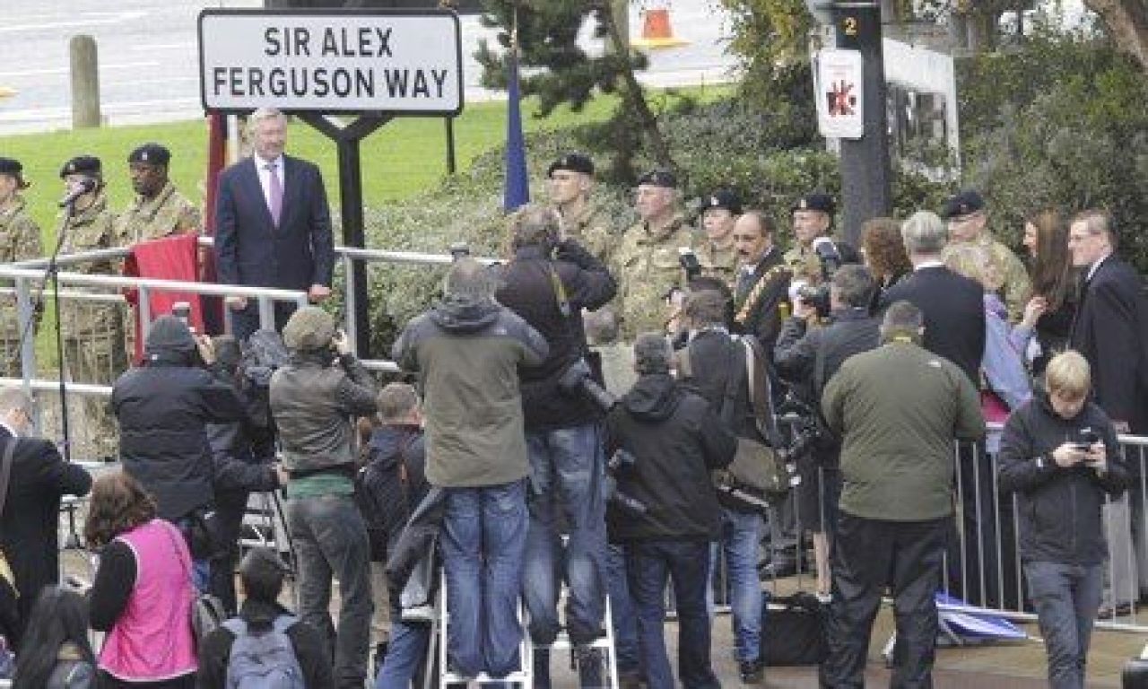 CE ONOARE: 'Sir Alex Ferguson' este numele unei strazi din Manchester!