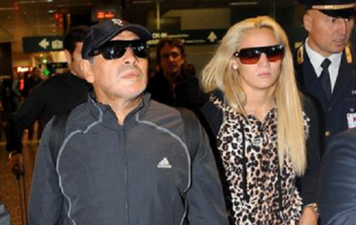 De 10 ani departe de BLANCA MUJER: E cea mai mare realizare! Maradona i-a innebunit azi pe italieni: Vin sa antrenez Napoli dupa Benitez!