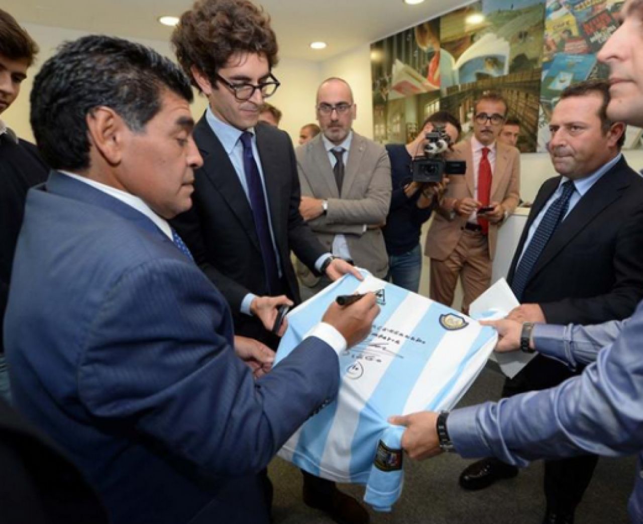 De 10 ani departe de BLANCA MUJER: