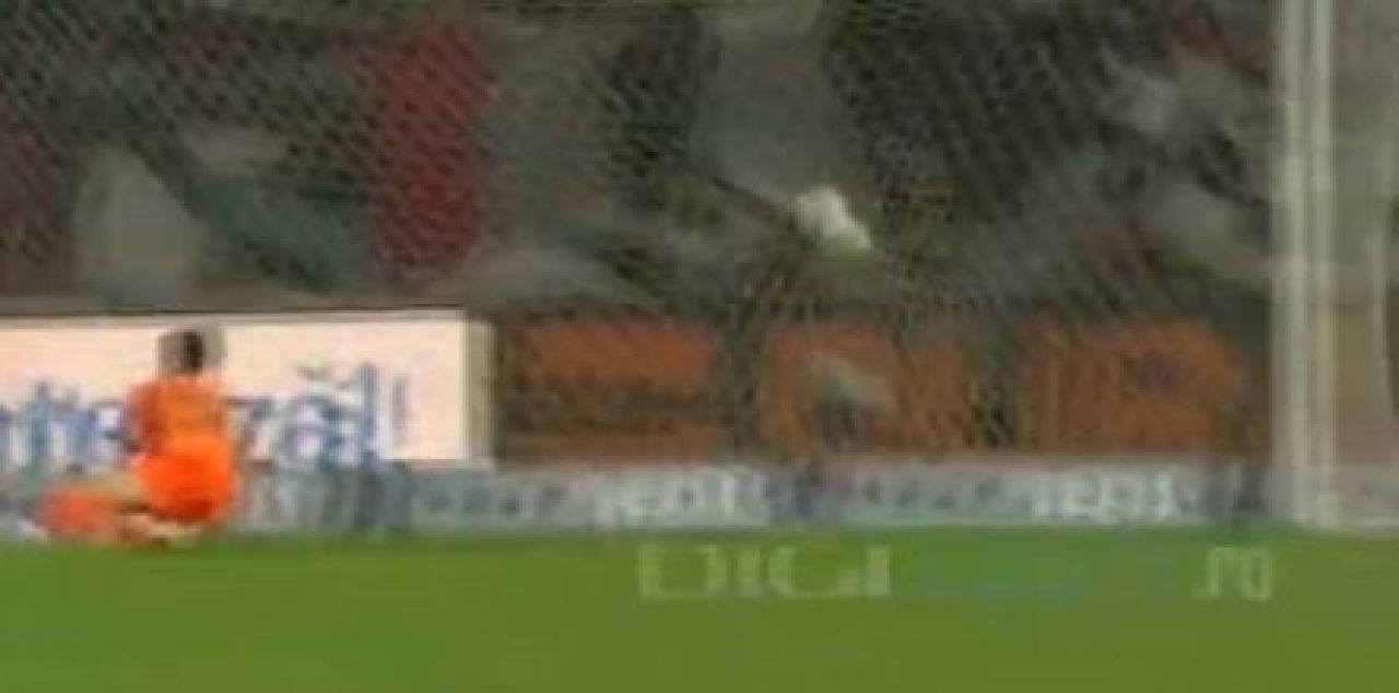 Asta e GOLUL CAMPIONATULUI! Jucatorul dorit de Steaua si-a crescut cota dupa faza asta! Racheta de la 40 de metri, la 15 secunde de la fluierul de inceput!_2