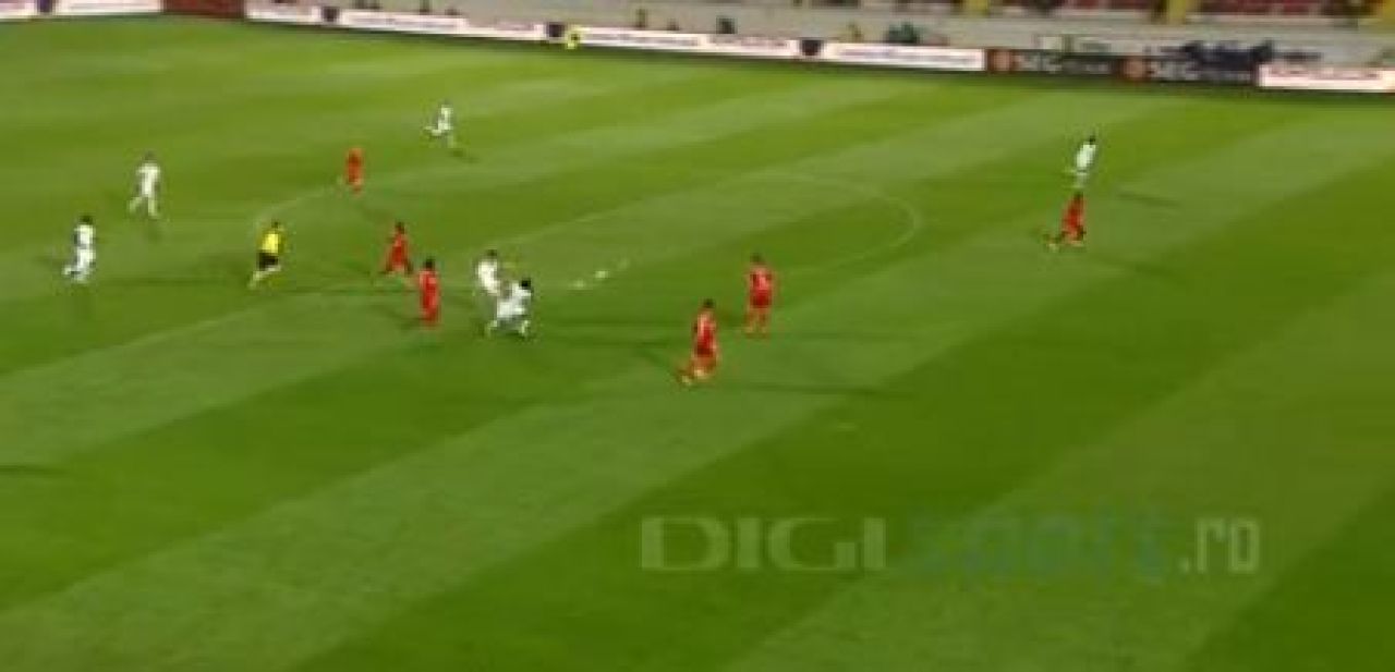 Asta e GOLUL CAMPIONATULUI! Jucatorul dorit de Steaua si-a crescut cota dupa faza asta! Racheta de la 40 de metri, la 15 secunde de la fluierul de inceput!_3