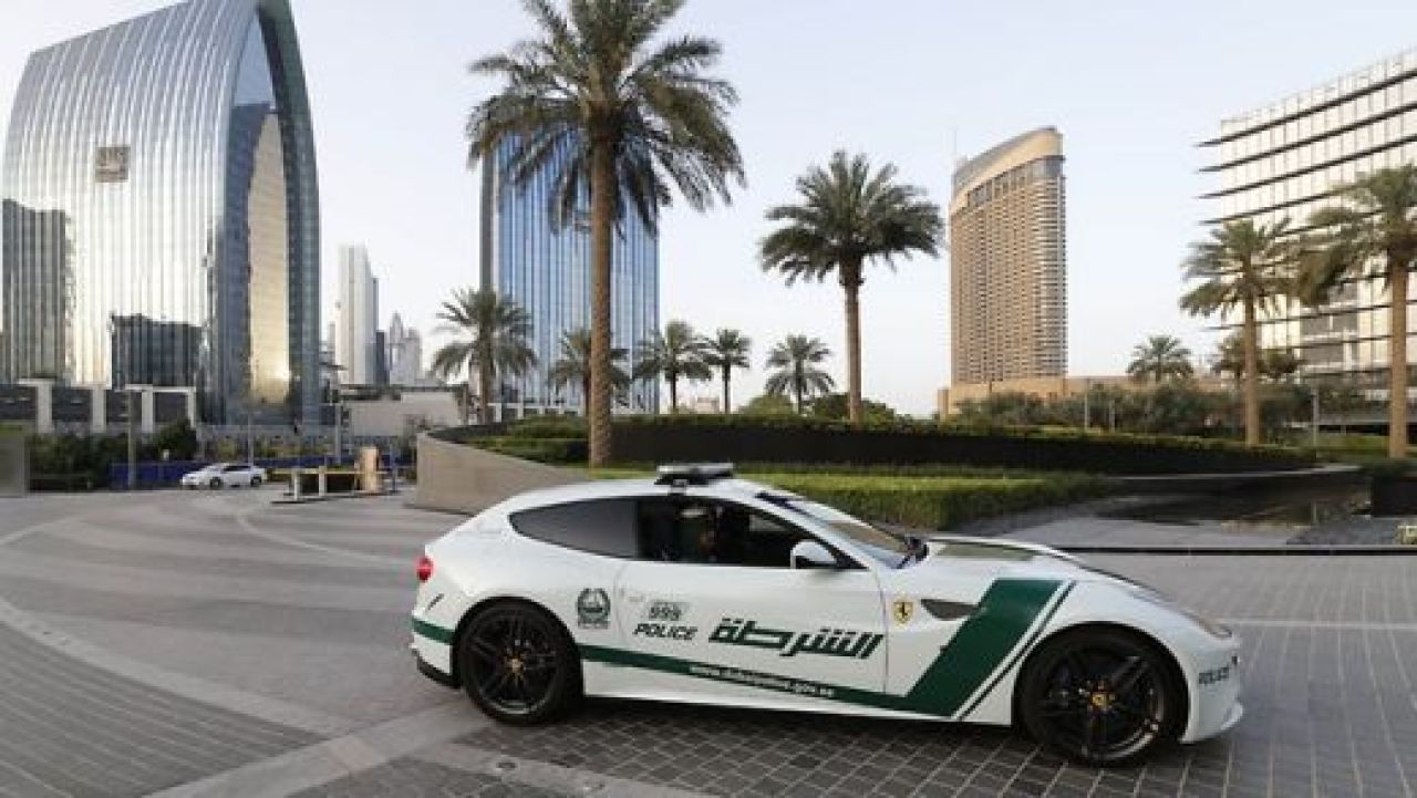 FOTO: Cel mai tare departament de politie din lume! Politia din Dubai are o flota cu SUPERMASINI! Vedeta e un Aston Martin de 1.4 milioane de dolari:_1
