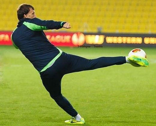 Slovan 1-1 Sevilla, Sheriff 0-2 Tottenham, PAOK 3-2 Maccabi! Pacos 0-2 Dnepr, Valencia 5-1 St Gallen! Toate meciurile AICI: