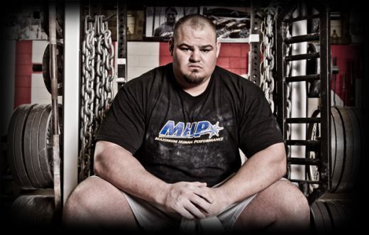 MONSTRUL care il face pe campionul Mr. Olympia sa para copil: Are 2.03 metri si 200 de kg! E cel mai puternic om de pe pamant:_1