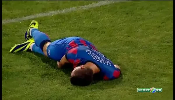 VIDEO: Schema 'cangurul' putea sa-l accidenteze pe Georgievski! Lato se uita cu invidie :) Modul ciudat in care s-a bucurat macedoneanul la gol!