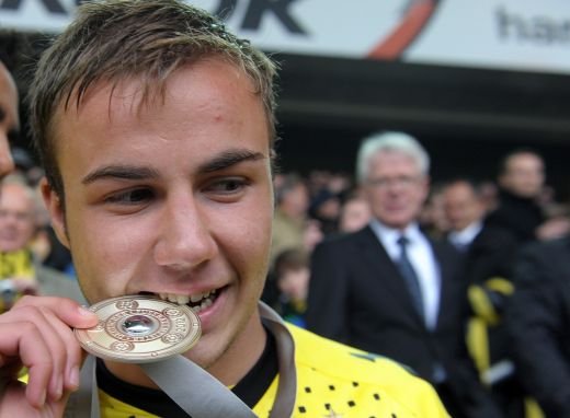 Nebunia fara precedent a celor de la Borussia Dortmund! Nemtii de la Bild au facut o dezvaluire geniala! Cum uita fanii de TRADATORUL Gotze:_3
