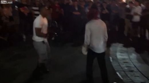 Bataie in centrul orasului! Un fost boxeur a luptat cu o singura mana si a dat un KO FENOMENAL! VIDEO