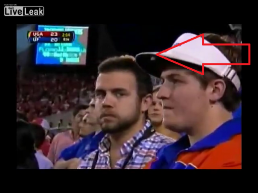 DEMENTA TOTALA pe stadion! Si-au batut joc de el in fata tuturor! Ce a patit un suporter in timpul unui meci. VIDEO: