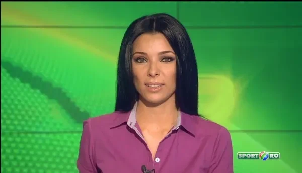 O sexy senatoare a vrut sa-l dea jos pe Mitica de la liga! Niciun club n-a sustinut-o! Si-a incercat norocul chiar si la Steaua, echipa ei favorita!