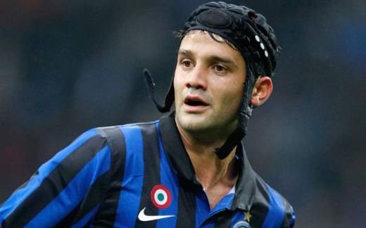 Chivu a facut SHOW TOTAL alaturi de Adelina intr-un bar! Vezi cum a fost surprins in Centrul Vechi