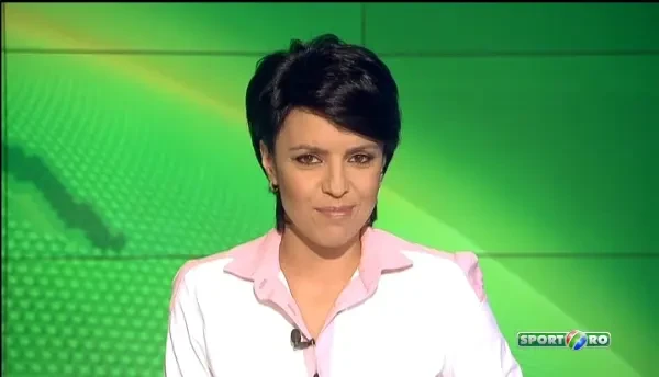 "Doua fire, doua paie, luati Grecia la bataie!" Imnul pentru baraj se aude si la Vocea Romaniei; Loredana vrea sa le cante pana la Rio jucatorilor: "Sunt sigura de calificare"