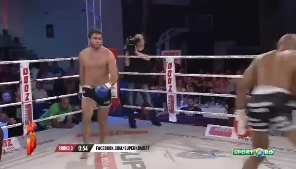 Jegish Yegoian (Armenia) vs Redouan Cairo (Surinam)