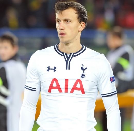 SENZATIE: Chiriches are cantec in peluza lui Tottenham! 