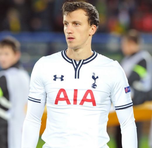 SENZATIE: Chiriches are cantec in peluza lui Tottenham!