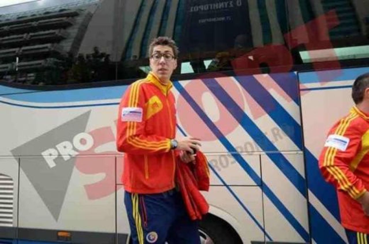 LIVE BLOG I-am scos pe greci din criza | Dezastru in Grecia! Romania a pierdut doi jucatori si n-a avut NICIO ocazie! Toate fazele din Grecia 3-1 Romania_21