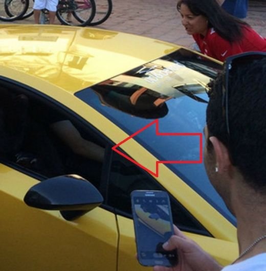 FOTO Tot traficul s-a oprit sa vada: 