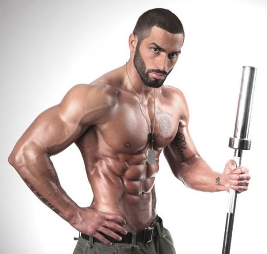 A rupt Facebook-ul in DOUA! Lazar Angelov le-a aratat tuturor o poza cu prietena lui: e super model si are un fund BESTIAL! FOTO