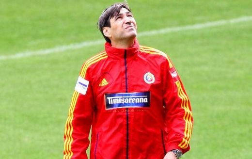 Nici Piturca si nici batranii Romaniei nu renunta la nationala! La mondialul din 2018 putem merge cu un fotbalist de 40 de ani! :) VIDEO