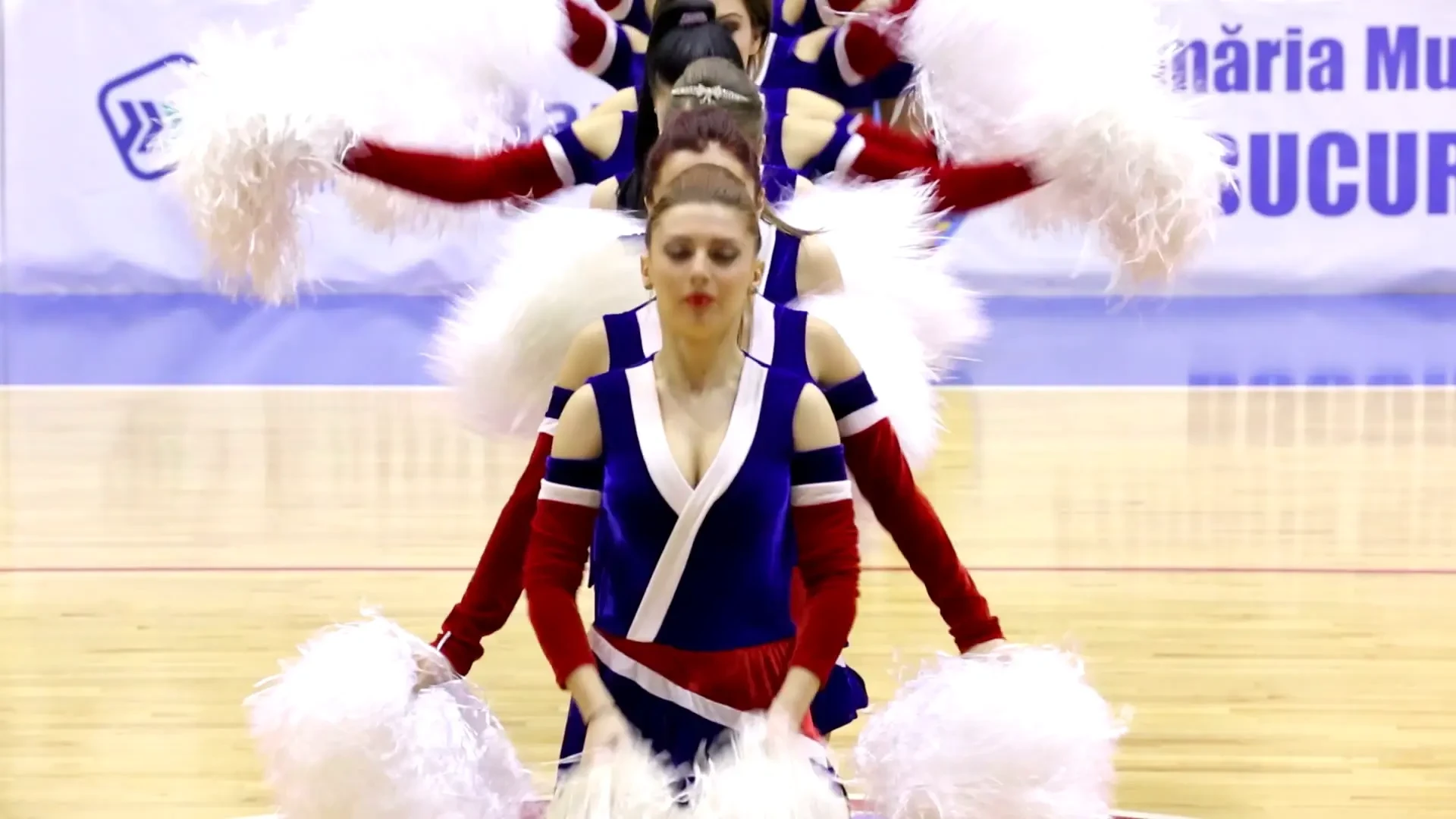 Steaua, dansez pentru tine! Ati votat, asta a iesit! Cele mai sexy majorete au facut SHOW pentru Steaua: VIDEO&nbsp;