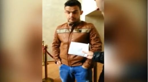 Scene incredibile la Craiova: le-au dat PLICUL jucatorilor inainte de meci! Luati banii astia! Beti si voi o bere Gestul facut inaintea derby-ului total