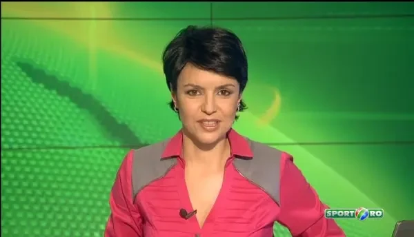 Valahu a inventat un nou sport: Ii spune skanderbowling :)) Vezi ce show a facut dupa ce s-a bagat la bowling: