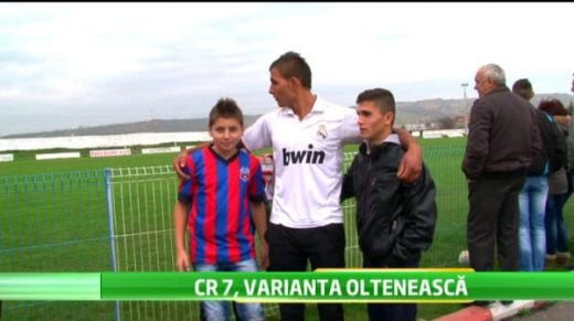 Stelisii au avut un soc inaintea meciului cu Pandurii! S-au trezit la antrenamente cu...Ronaldo :) Cum arata sosia din Romania a lui Cristiano Ronaldo